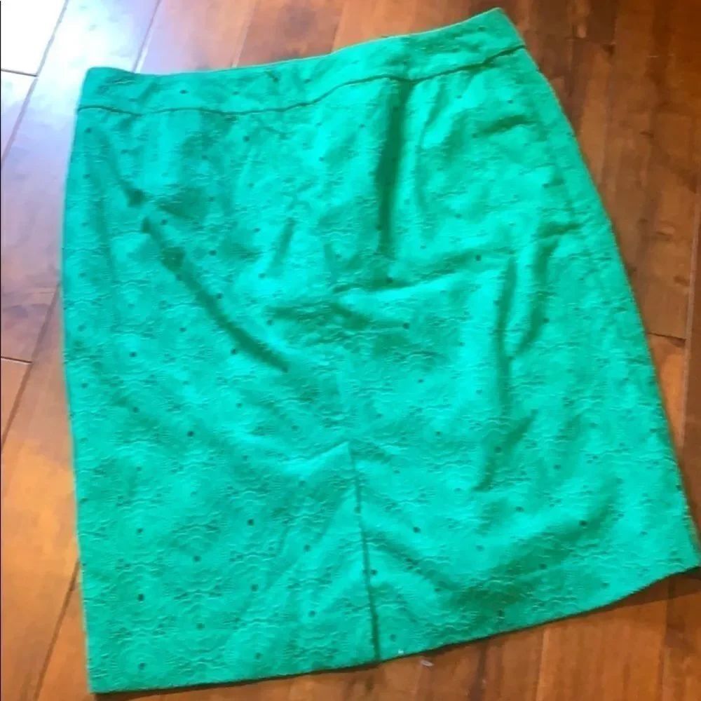 Talbots green eyelet lace style pencil skirt